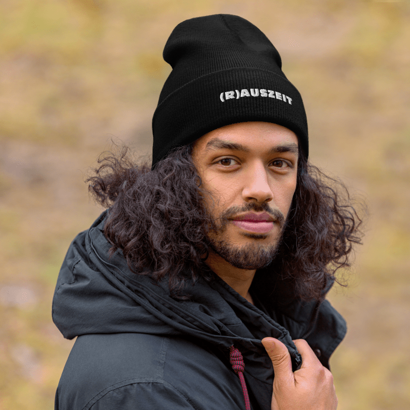 (R)AUSZEIT Beanie mit weißer Stickerei