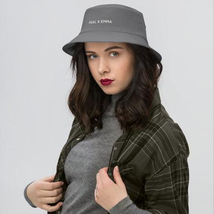 Fischerhut Bucket Hat mit gesticktem Paul Emma Logo - stylischer Hut für Hundebesitzer