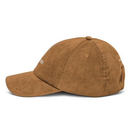 Cord Base Cap mit dog mom Stickerei - verstellbare Baumwoll-Cord-Cap für Dog Moms von Paul Emma